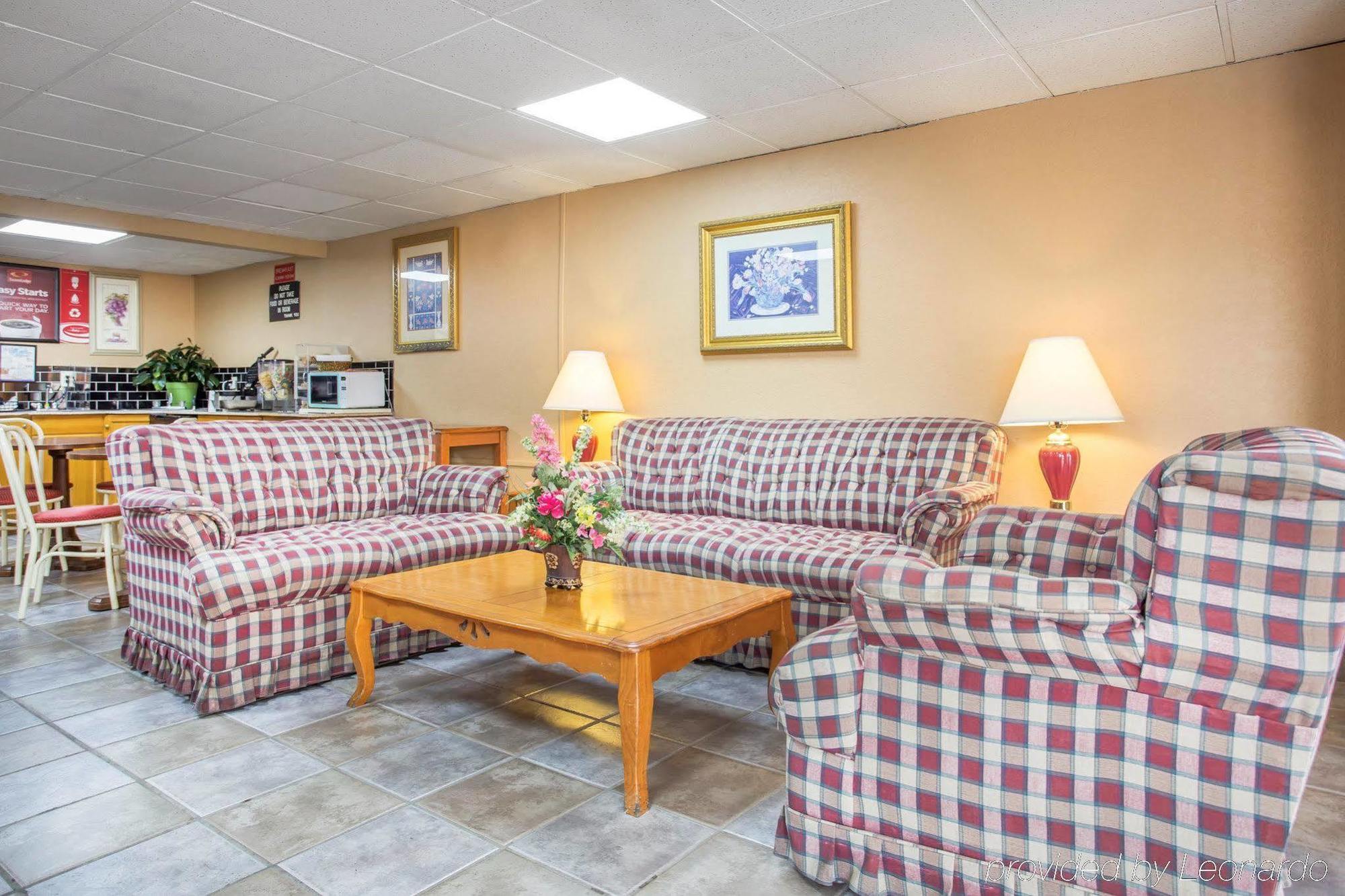Rodeway Inn Stone Mountain Tucker Extérieur photo